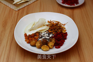 广东老火靓汤-虫草花干贝玉米汤的做法步骤：1
