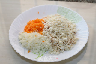 电饭煲做锅贴——香菇猪肉锅贴的做法步骤：2