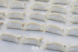 电饭煲做锅贴——香菇猪肉锅贴的做法步骤：9