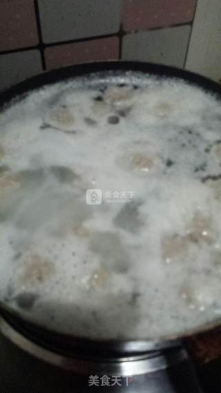 汆丸子的做法步骤：5