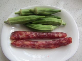 干煸香肠秋葵的做法步骤：1