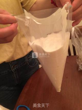 笑脸木糠杯的做法步骤：3