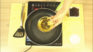 中秋月饼，自己在家也能做的做法步骤：6