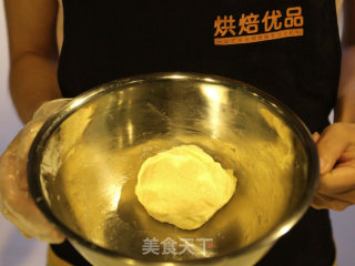 不一样的黄金月饼酥的做法步骤：2