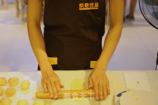 不一样的黄金月饼酥的做法步骤：11