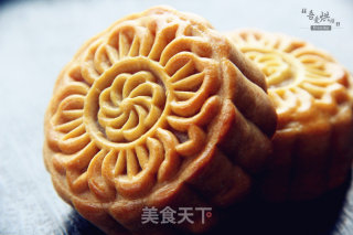 中秋佳节倍思亲   甜美“月亮”暖人心——单黄白莲蓉月饼的做法步骤：17