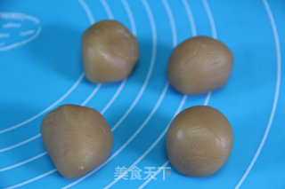 广式月饼的做法步骤：10
