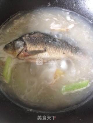 鲫鱼蛋羮的做法步骤：2
