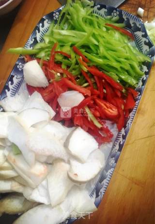 黑椒番茄肉酱意面的做法步骤：2