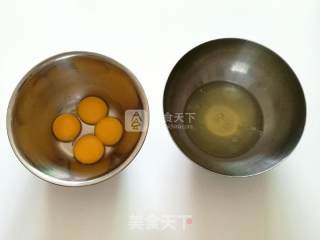 抹茶蜜豆蛋糕卷的做法步骤：1