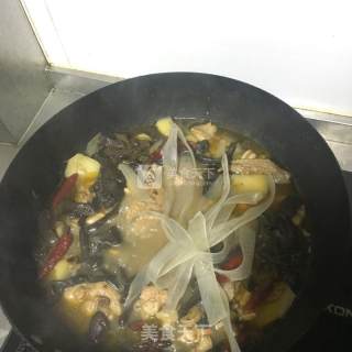鸡肉炖蘑菇的做法步骤：8