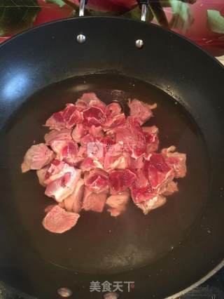 西红柿牛肉汤的做法步骤：1