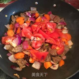 西红柿牛肉汤的做法步骤：3