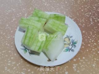 红椒冬瓜块的做法步骤：2