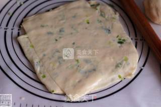 葱油饼的做法步骤：7
