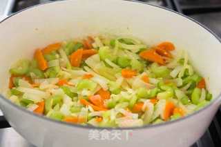 起司牛肉汤的做法步骤：2