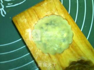 广式莲蓉五仁月饼的做法步骤：13