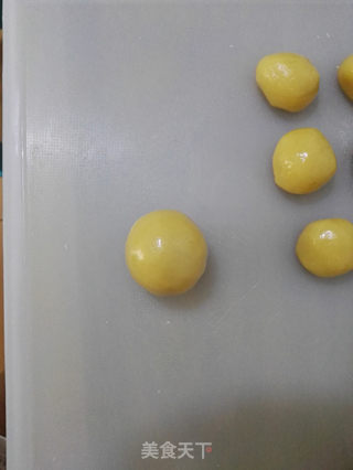 广式白豆沙月饼的做法步骤：10