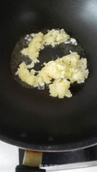 蒜蓉罗氏虾的做法步骤：2