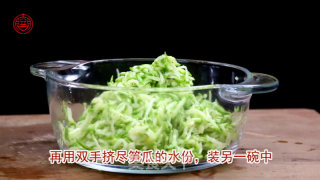 黄金翡翠饺的做法步骤：1
