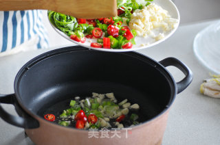 芹菜炒腊肉的做法步骤：3