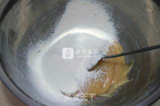 广式红豆沙蛋黄月饼的做法步骤：5