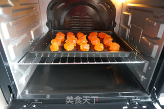 广式红豆沙蛋黄月饼的做法步骤：7