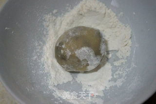 广式红豆沙蛋黄月饼的做法步骤：15