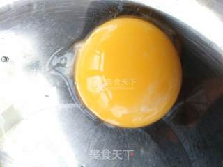 自制月饼咸蛋黄的做法步骤：1