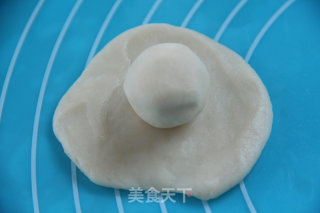 蛋黄酥的做法步骤：7