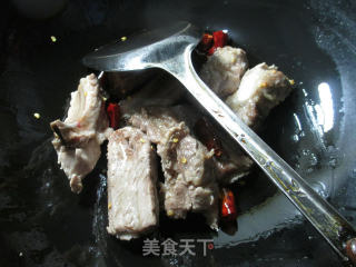 白菜炖排骨的做法步骤：2
