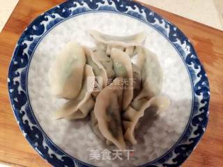 鸡蛋煎水饺的做法步骤：1