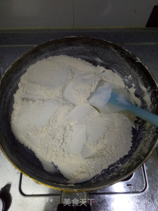 太阳花月饼的做法步骤：2