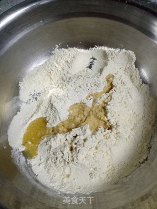 太阳花月饼的做法步骤：4