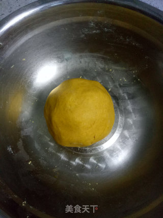 太阳花月饼的做法步骤：6