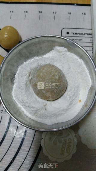 广式红豆沙月饼的做法步骤：8