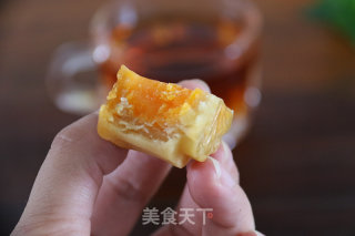 广式莲蓉蛋黄月饼的做法步骤：16