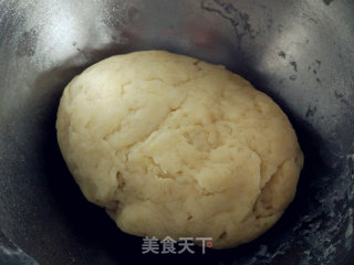 豆沙蛋黄酥的做法步骤：2