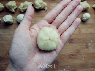 豆沙蛋黄酥的做法步骤：5