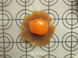 豆沙蛋黄酥的做法步骤：9