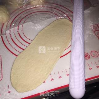 萌兔香肠面包的做法步骤：5