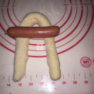 萌兔香肠面包的做法步骤：8