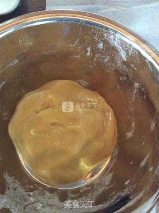 50克红豆馅儿月饼的做法步骤：2