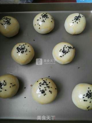 肉松蛋黄酥的做法步骤：23