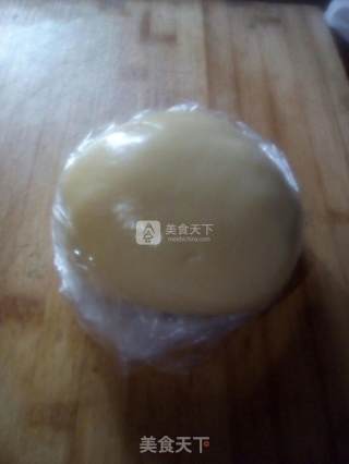 柠香豆沙月饼的做法步骤：7