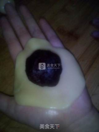 柠香豆沙月饼的做法步骤：11