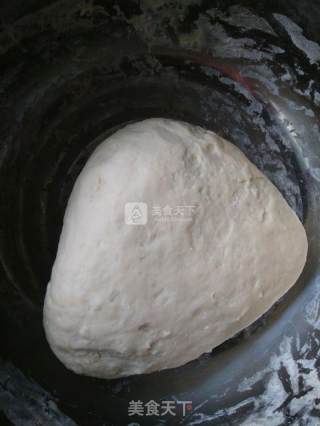 正宗白吉馍皮，特点菊花钢圈虎背的做法步骤：1
