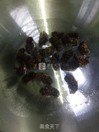 煎知了猴的做法步骤：2