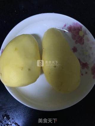 自制土豆泥的做法步骤：1