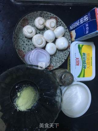 奶油蘑菇汤的做法步骤：1